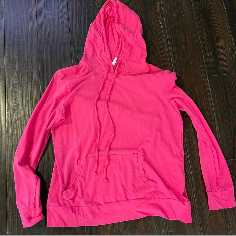 Hooded long sleeve shirt